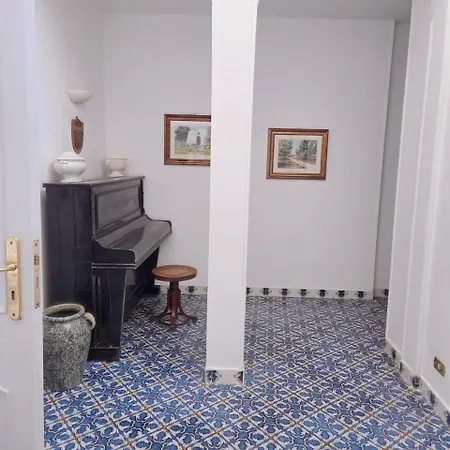La Baronessa Lecce